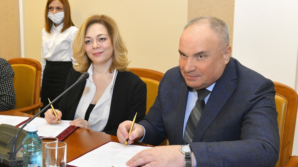 Министерство труда и социального развития Омской области и сервис Работа.ру подписали соглашение о сотрудничестве