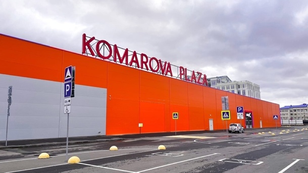 В парке 300-летия Омска попросили закрыть вид на «Комарова Plaza»
