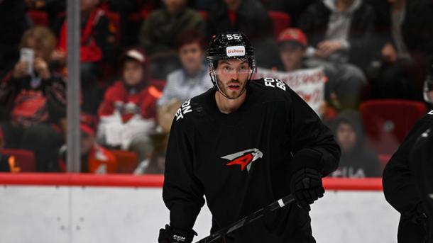 Защитник омского «Авангарда» Чеккони оценил новых партнёров по команде