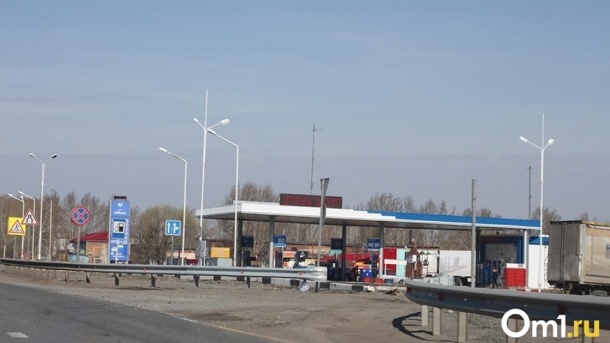 В Ленинском округе Омска построили еще одну заправку