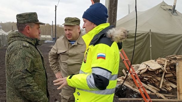 Своих не бросает: мэр Омска Шелест прибыл в полевой лагерь мобилизованных