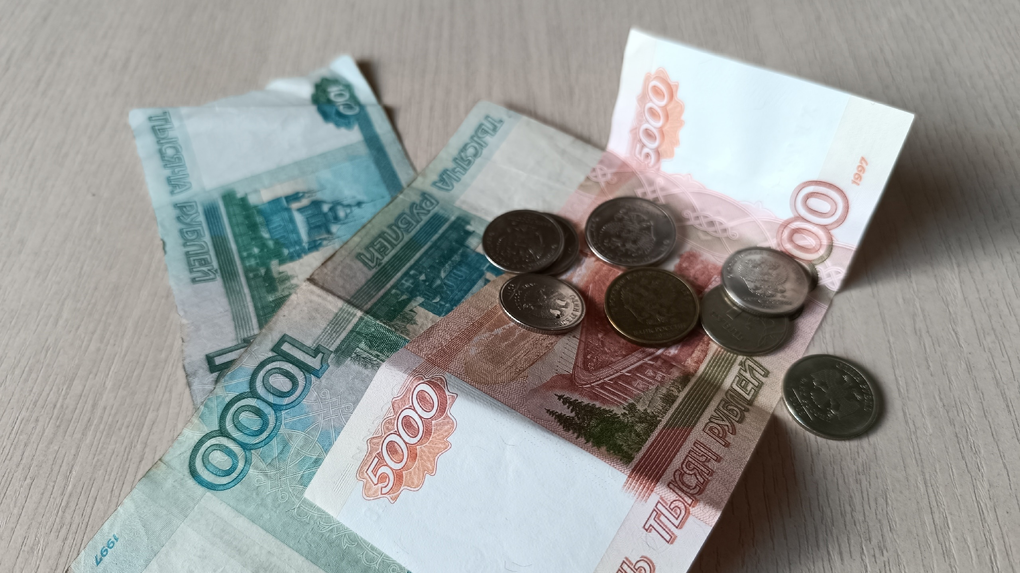 Выплаты к школе: кому положены 10 000 рублей в августе 2023 года