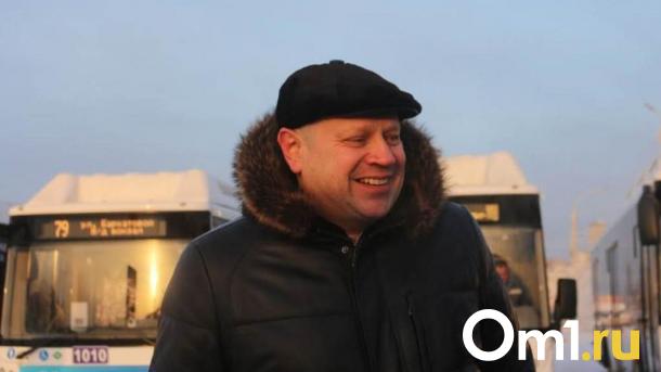 «Ни гвоздя, ни жезла!»: Шелест поздравил омских автомобилистов с праздником