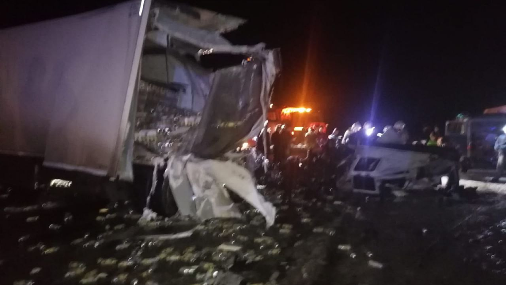 Водители двух фур погибли в лобовом столкновении на трассе Новосибирской области