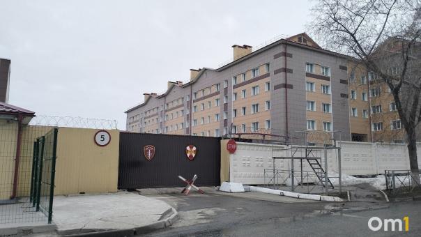 Омич сломал дорожную камеру казака и убежал