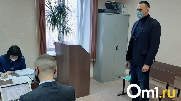 Насчитывают 13 преступлений: начался суд над экс-председателем комитета рекламы мэрии Новосибирска