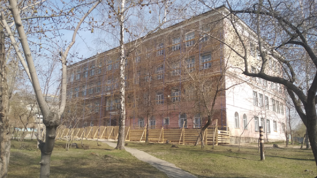 В новосибирской школе распылили перцовый баллончик, полиция устанавливает виновных
