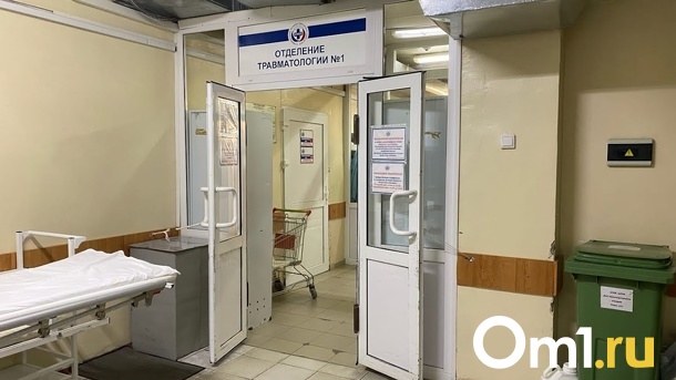 Сам нарвался. Под Омском молодому парню свернули челюсть за попытку решить конфликт