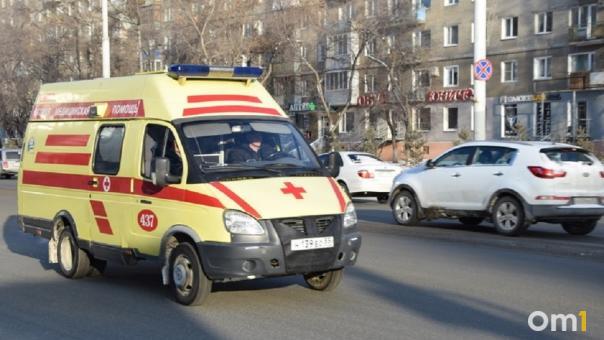 Омич, которого сбили на машине, сам обратился в больницу и умер