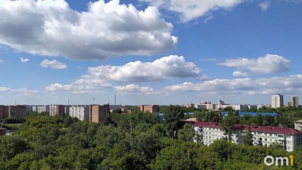 В Омске объявили неблагоприятные метеоусловия первой степени опасности и сообщили о выбросах