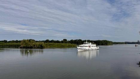 Виталий Хоценко обсудил развитие транспортного коридора по Иртышу с казахстанскими коллегами