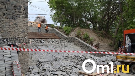 Лестницу на Речном вокзале в Новосибирске окончательно отремонтируют к 15 августа