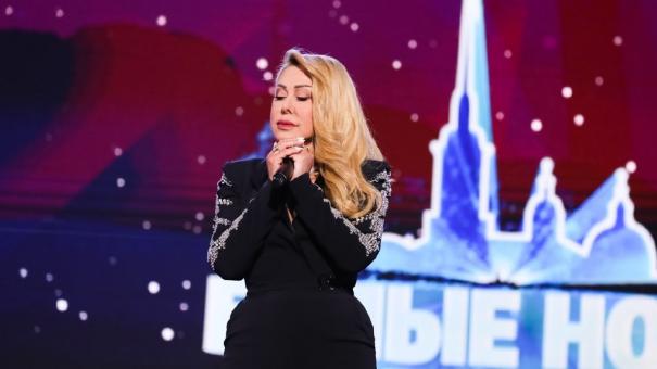 Певица Любовь Успенская с паспортом США покидает Россию