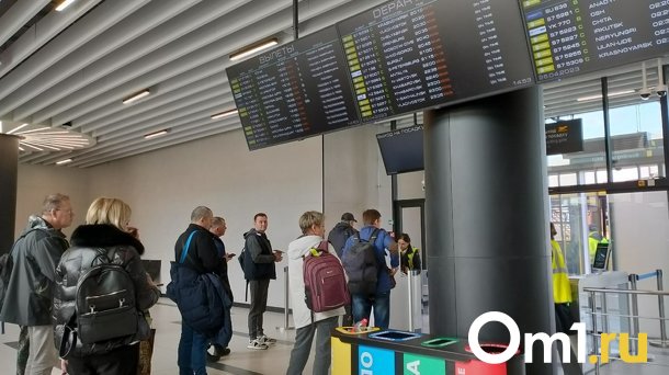 В новосибирском аэропорту Толмачёво у стойки регистрации умер мужчина