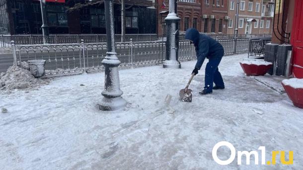 В Омске увеличили зарплату сотрудникам, очищающим улицы от снега