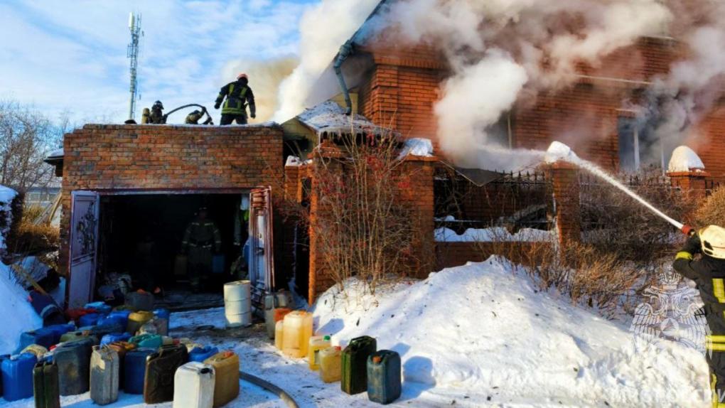 В Омске на улице 4-й Рабочей едва не взорвался частный дом