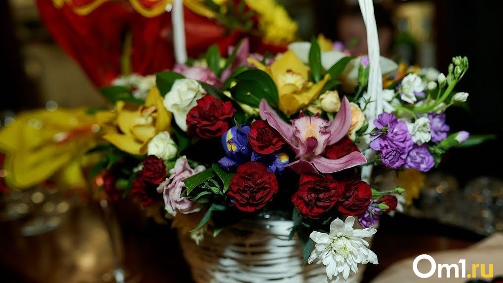 Цены на цветы могут увеличиться на 100% к 8 Марта в Новосибирске