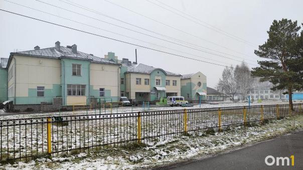Стала известна судьба девочки, над которой издевалась староста в Большеуковском детдоме