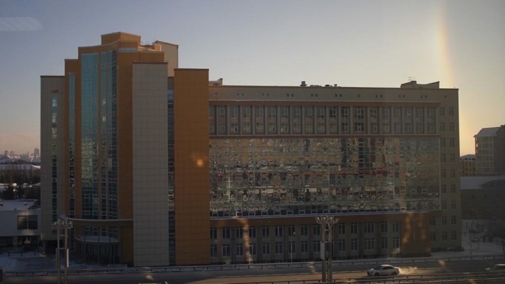 В Омске объявили торги на достройку главного корпуса ОмГУ, который простаивает уже около 20 лет