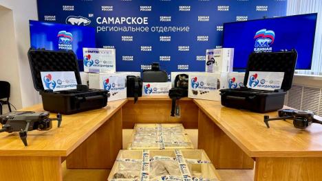 Владимир Гутенёв передал бойцам коптеры и необходимое для фронта