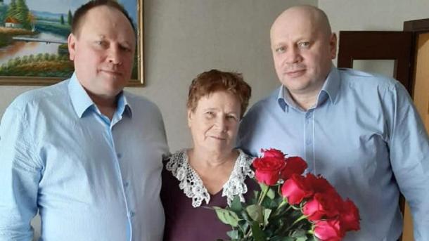 Сергей Шелест поздравил омичей с Днём матери