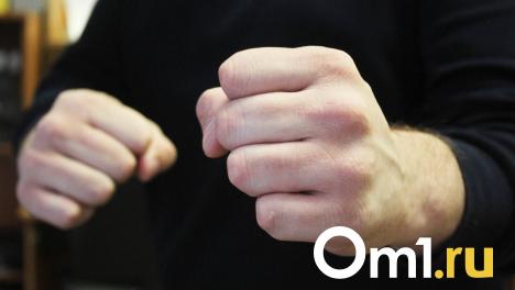 Омич напал на сотрудника пункта выдачи OZON