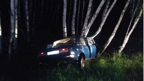 Скончался на месте. В Омской области мужчина перевернулся на «семёрке»