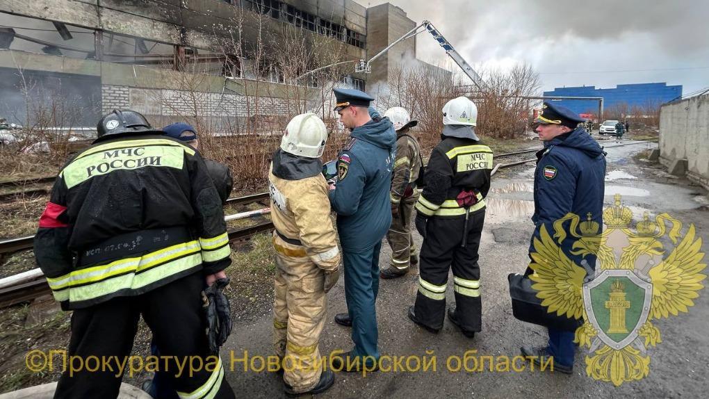 В Новосибирске прокуратура организовала проверку из-за пожара на складе