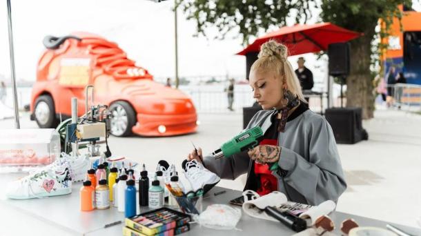 Бесплатные мастер-классы по кастомизации кроссовок пройдут в Новосибирске