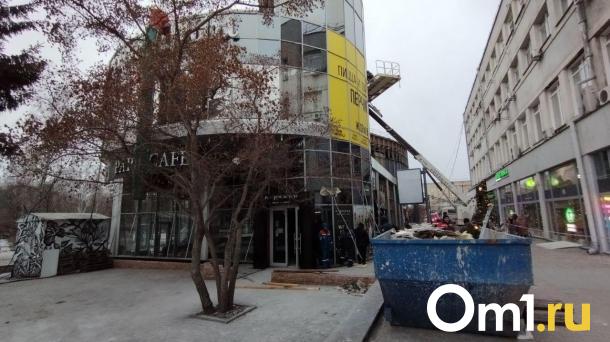 Сносят стены: Park Cafe продолжают разбирать в центре Новосибирска