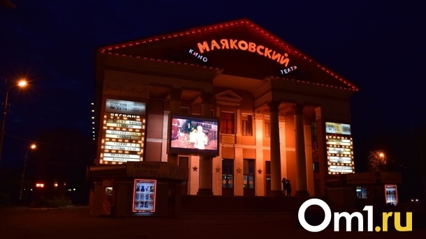 В омских кинотеатрах запустят классику и хиты российского кинематографа вместо голливудских премьер