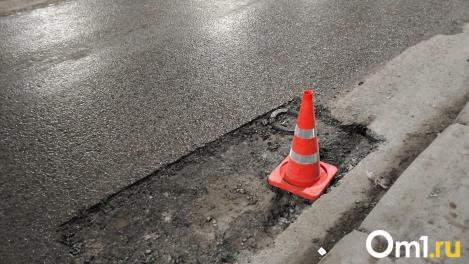 Автобус снова угодил в кювет на Красном Пути в Омске