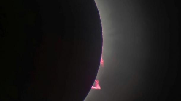 Солнце породило мощную вспышку из «неправильного» пятна