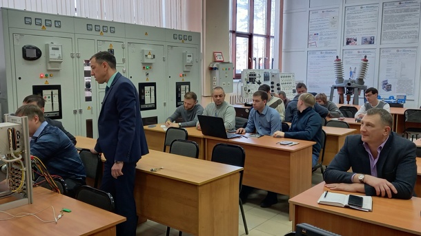 В ногу со временем: сотрудники «Омскэлектро» повышают квалификацию в цифровой отрасли