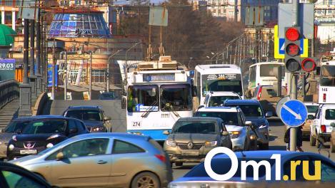 В Омске изменят схему светофора на перекрёстке улиц 70 лет Октября и Дмитриева