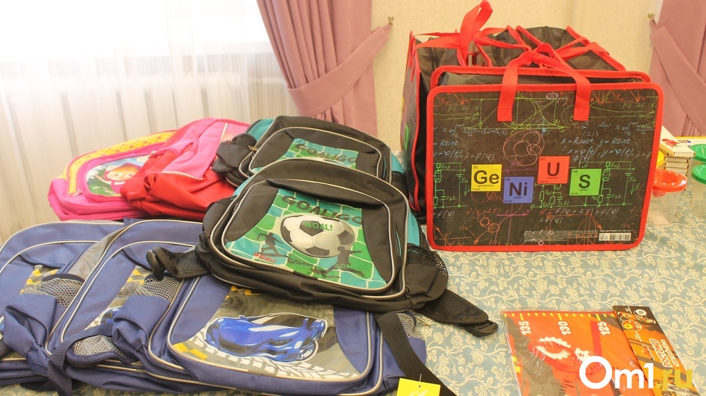 Новосибирцы пожаловались на тяжёлые школьные рюкзаки у детей