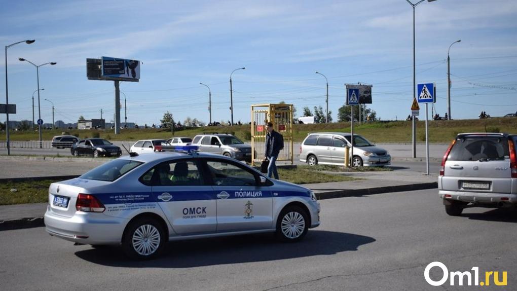 В один день два юных омича оказались под колёсами машин