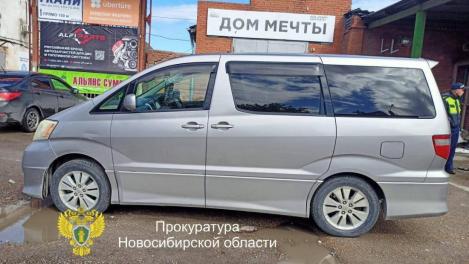 Водитель автомобиля Toyota Alphard насмерть сбил ребёнка во дворе