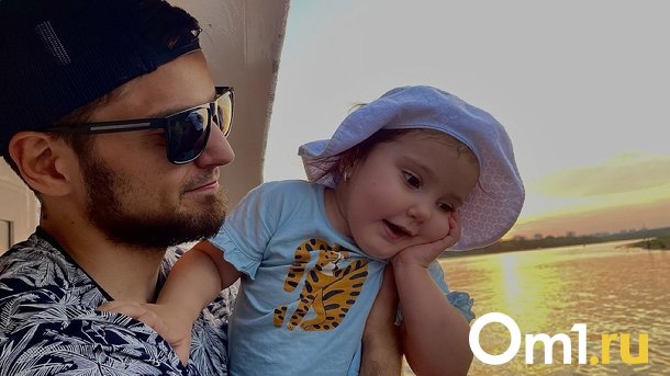 Хоценко и Артёмов поздравили омичей с Днём отца