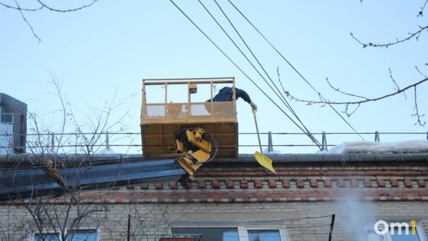«Безответственность и крайняя небрежность»: мэр Новосибирска раскритиковал работу ЖКХ