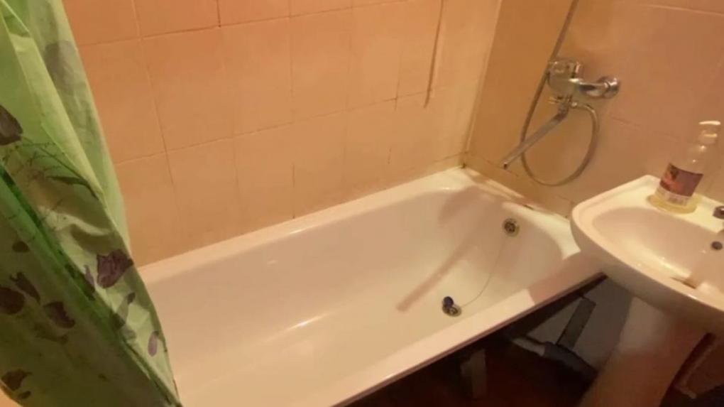 Родила в ванной на съёмной квартире: в Следкоме рассказали жуткие подробности убийства младенца в Омске