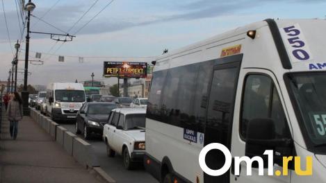 В первый учебный день дороги Омска сковали пробки