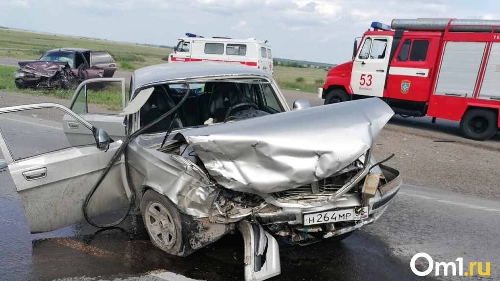 В Омской области на «трассе смерти» случилось второе ДТП за день. В больнице четыре человека