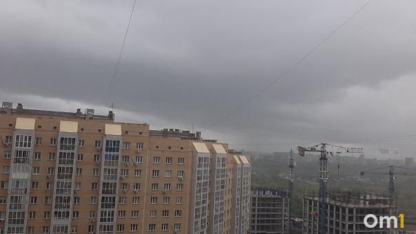 Штормовое предупреждение объявили в Омске