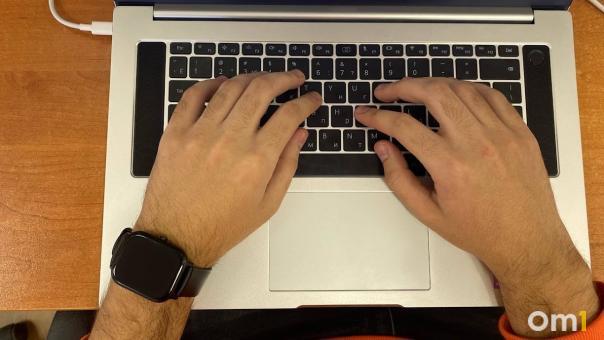 Нездоровый несовершеннолетний отец из Омской области склонял чужих детей к суицидам