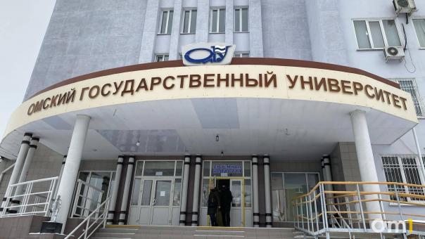 Ректора ОмГУ Сергея Замятина уличили в заимствованиях в кандидатской диссертации