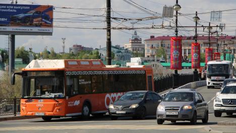 В омских автобусах работает только каждый второй кондиционер