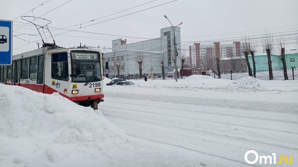 Непривитых кондукторов общественного транспорта Новосибирска начали отстранять от работы