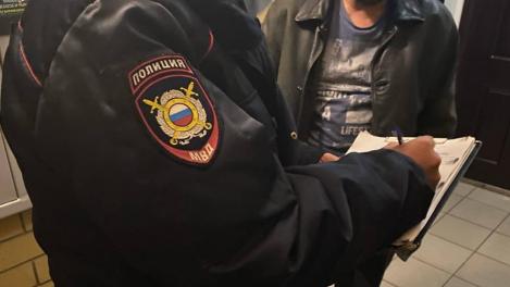 Толпа подростков избила восьмиклассника ногами