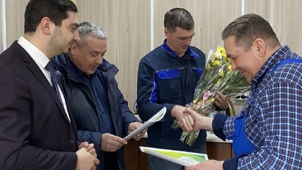 Регоператор наградил лучших специалистов отрасли почетными грамотами